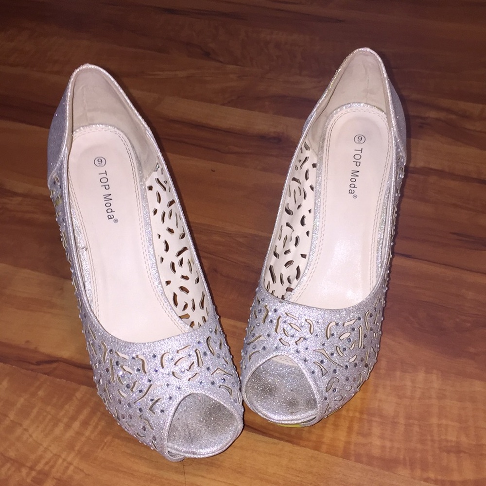 Sparkling high heel dress shoes